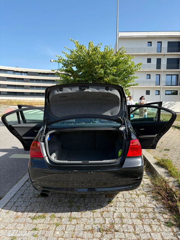BMW 320 d Dynamic - 6