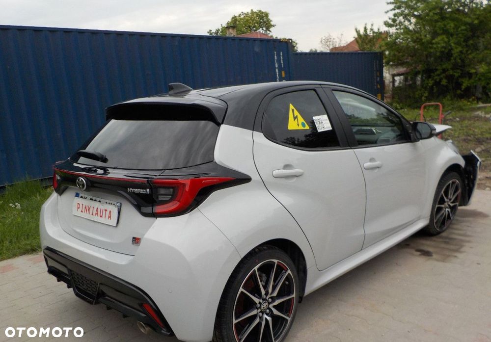 Toyota Yaris - 12