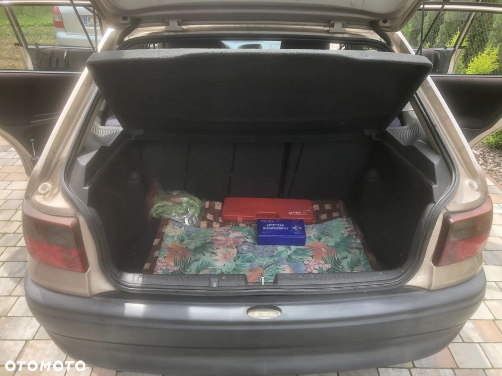 Opel Astra 1.4 GL - 9