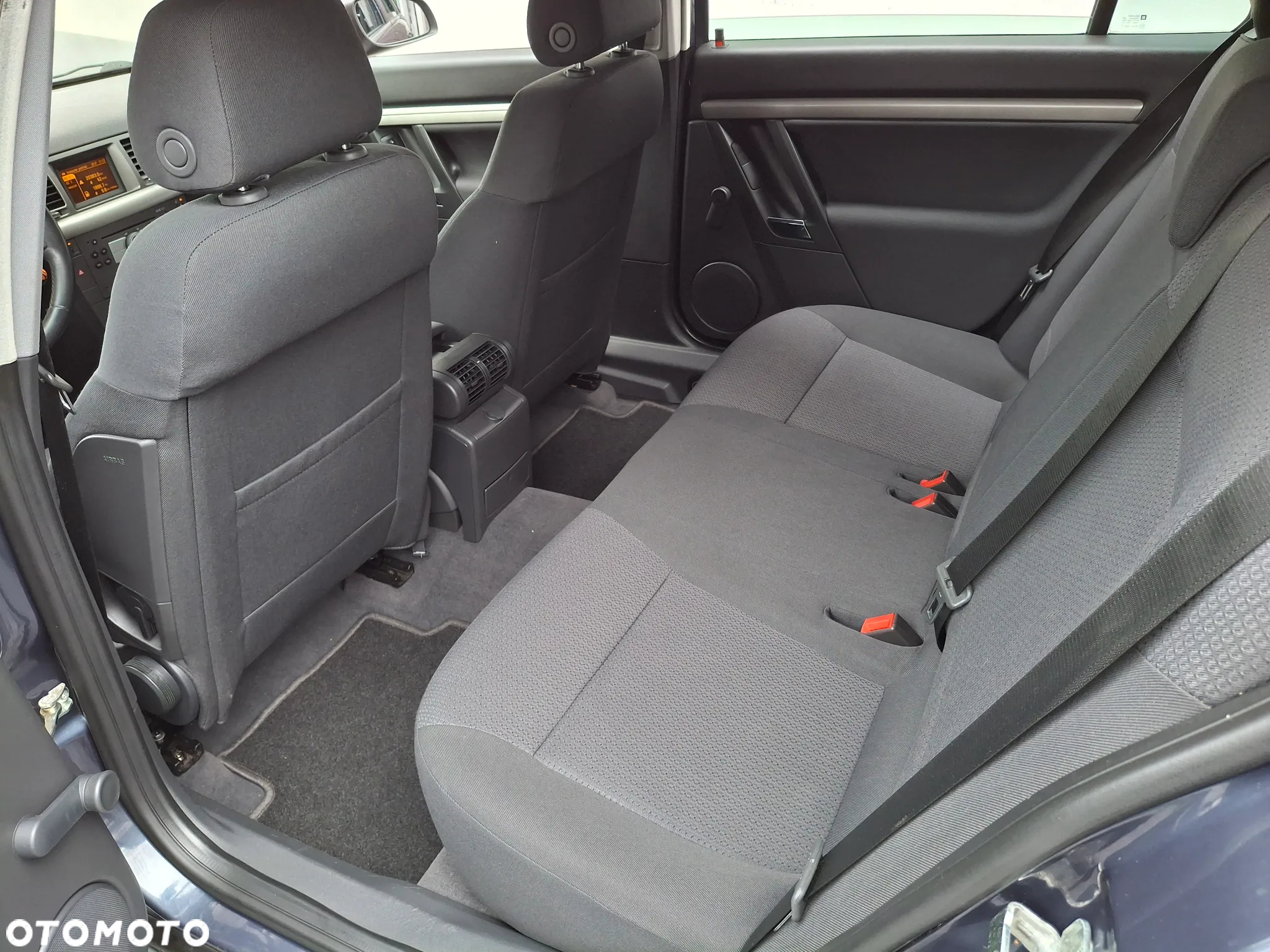 Opel Vectra 1.8 Caravan - 21