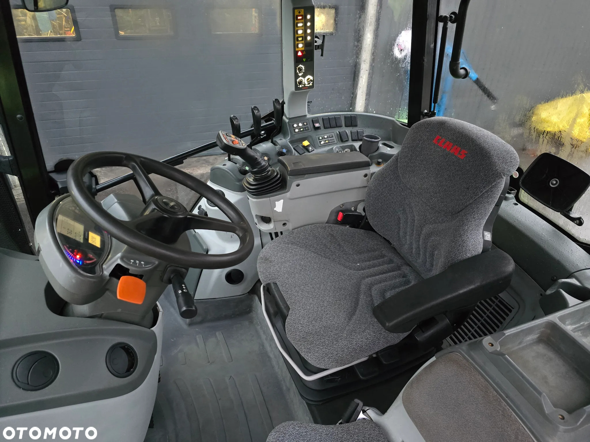 Claas Arion 430 - 8