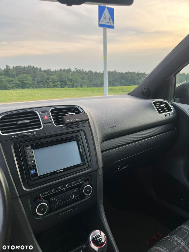 Volkswagen Golf - 17