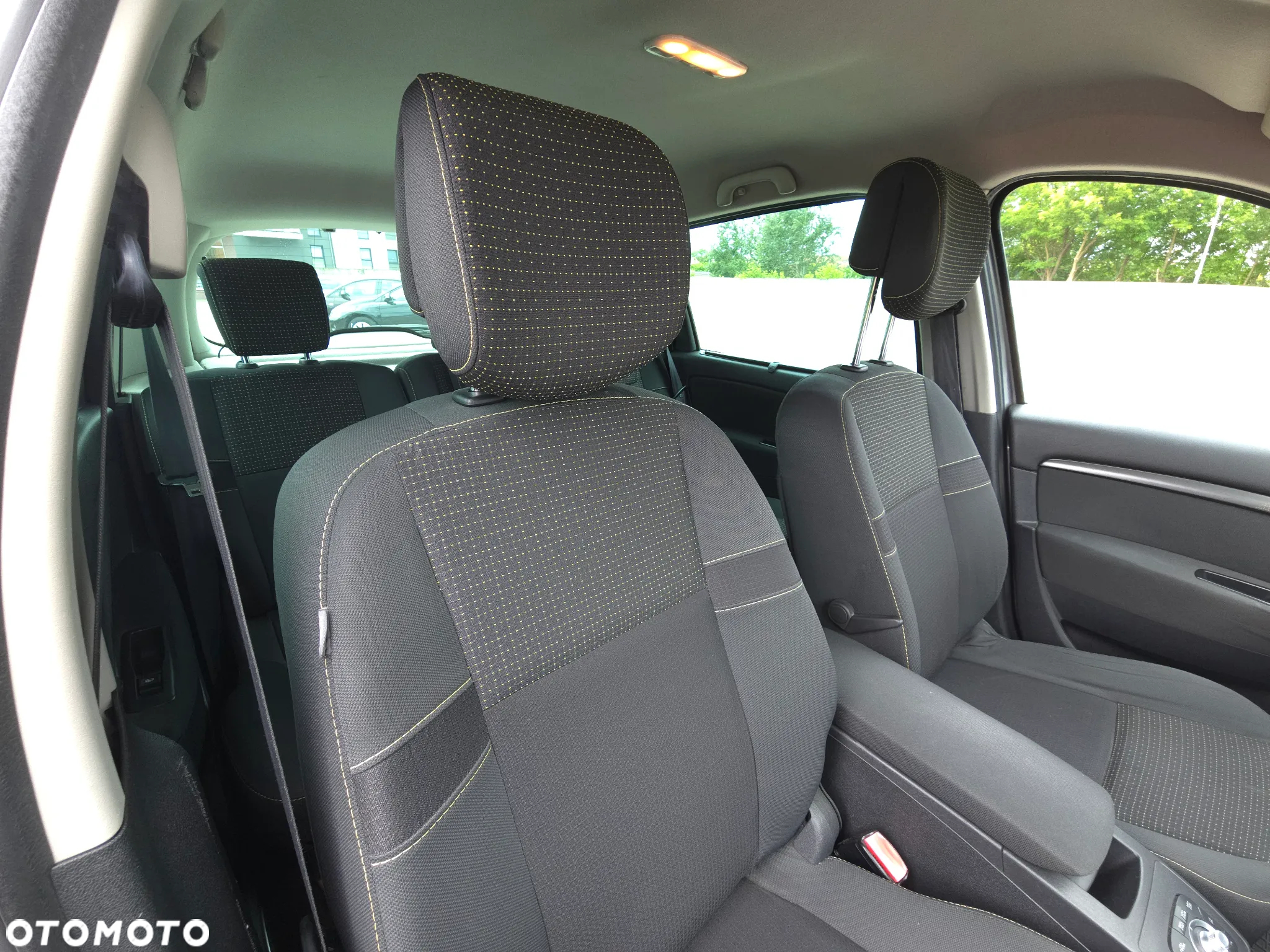 Renault Scenic 1.6 16V 110 TomTom Edition - 17