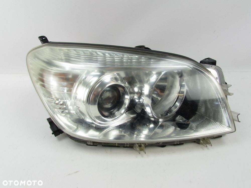TOYOTA RAV 4 III 05-13 LAMPA REFLEKTOR PRZOD PRAWY SOCZEWKA UK - 1