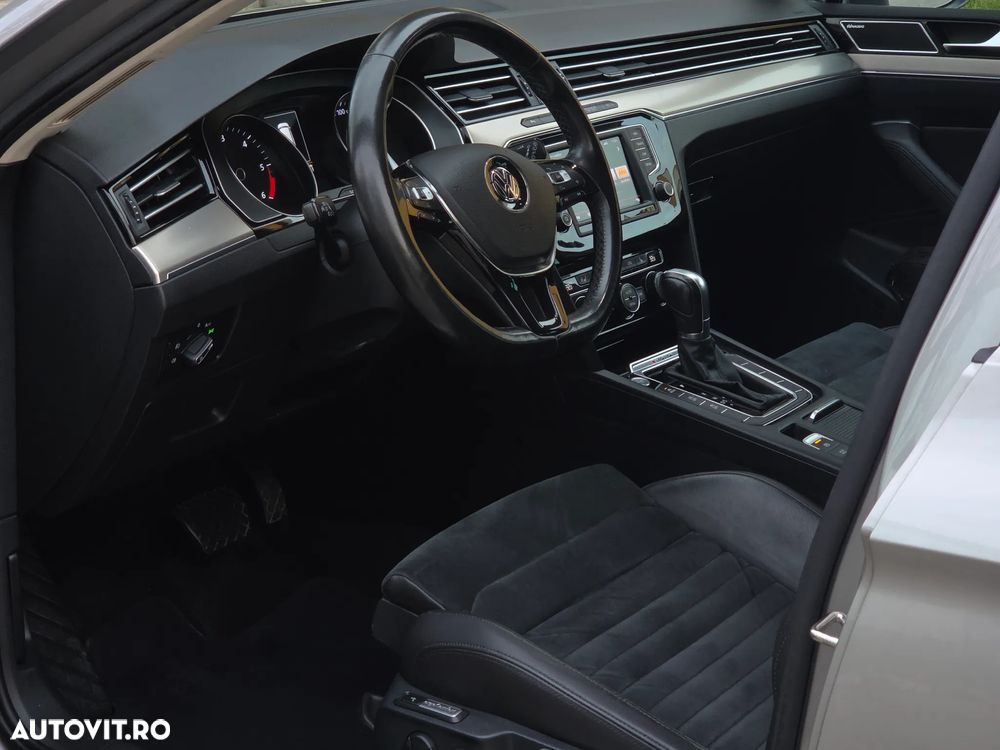 Volkswagen Passat Variant 2.0 TDI SCR 4Motion DSG (BMT) Highline - 13