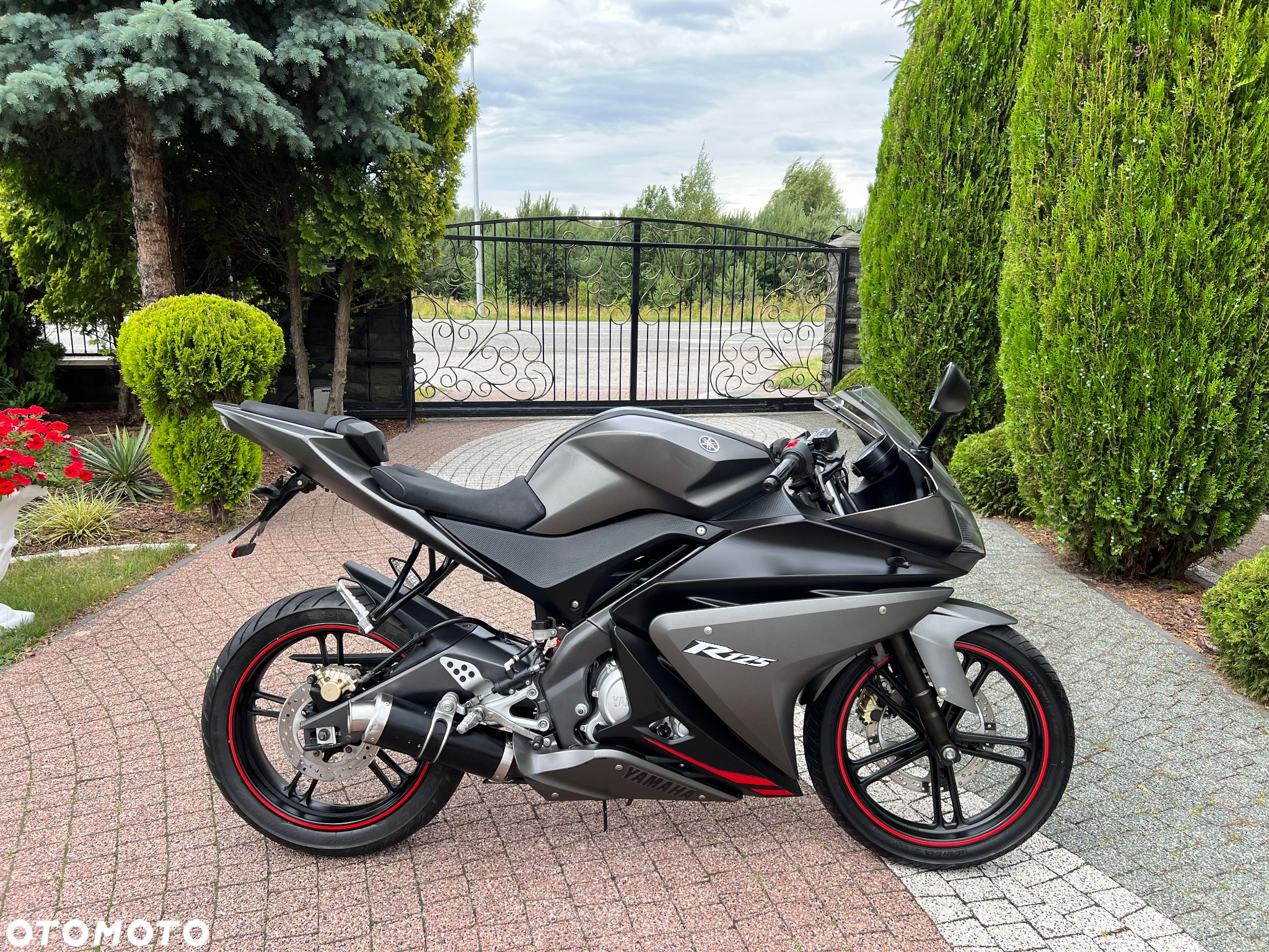Yamaha YZF - 6