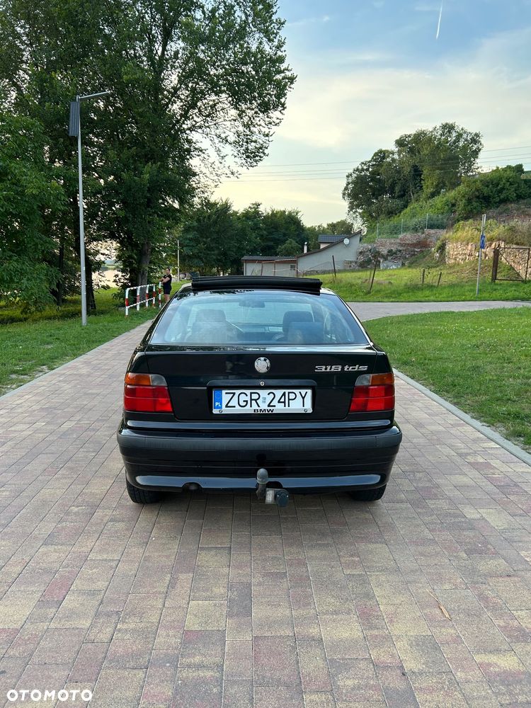 BMW Seria 3 318tds - 11