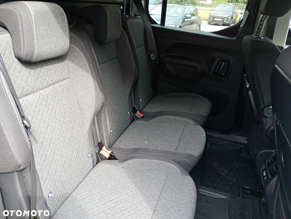 Opel Combo MPV L2 1.5 130KM Automat - 17