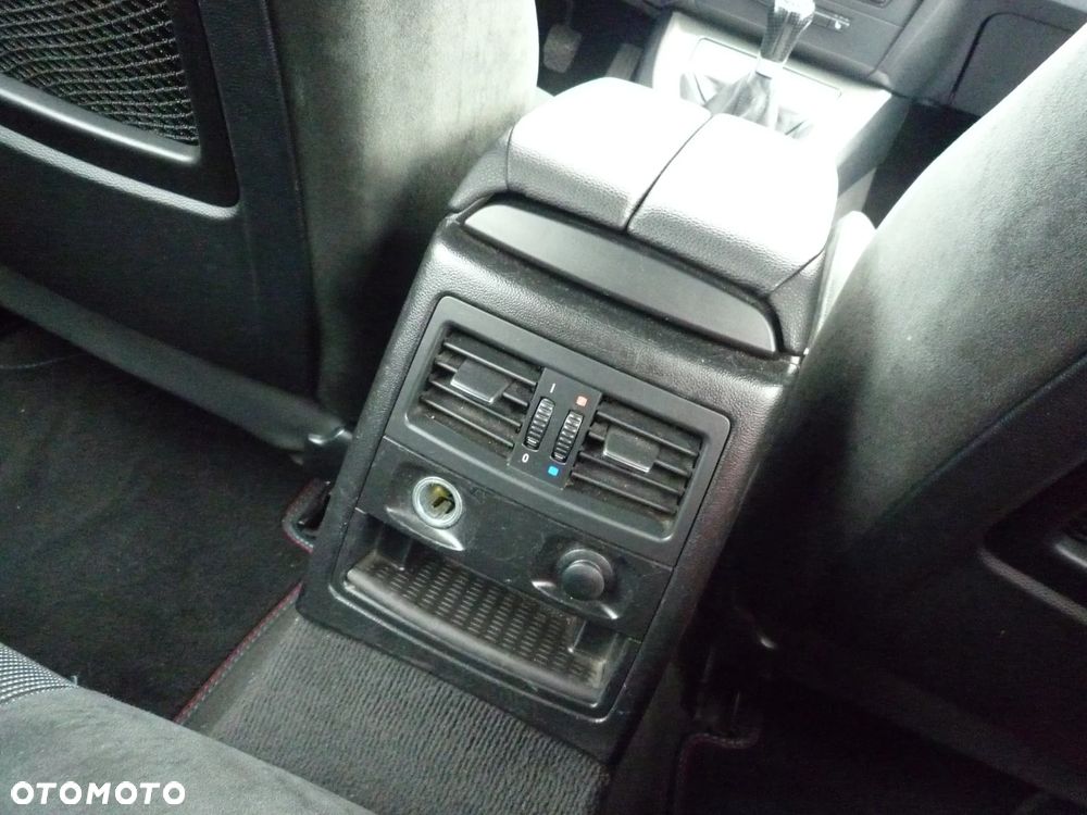BMW Seria 3 325i xDrive - 35