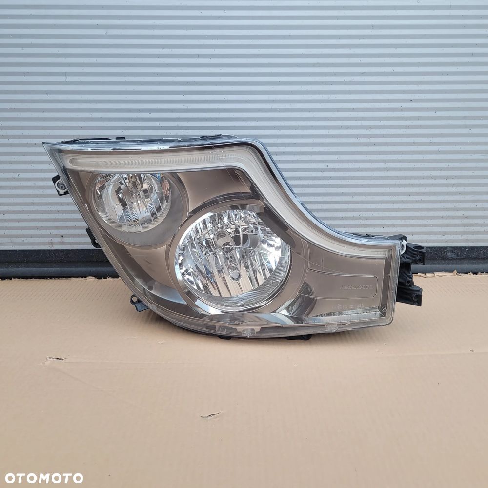 LAMPA PRAWA MERCEDES ACTROS MP5 ORYGINAŁ A9618204139 CHWALIM116 - 1