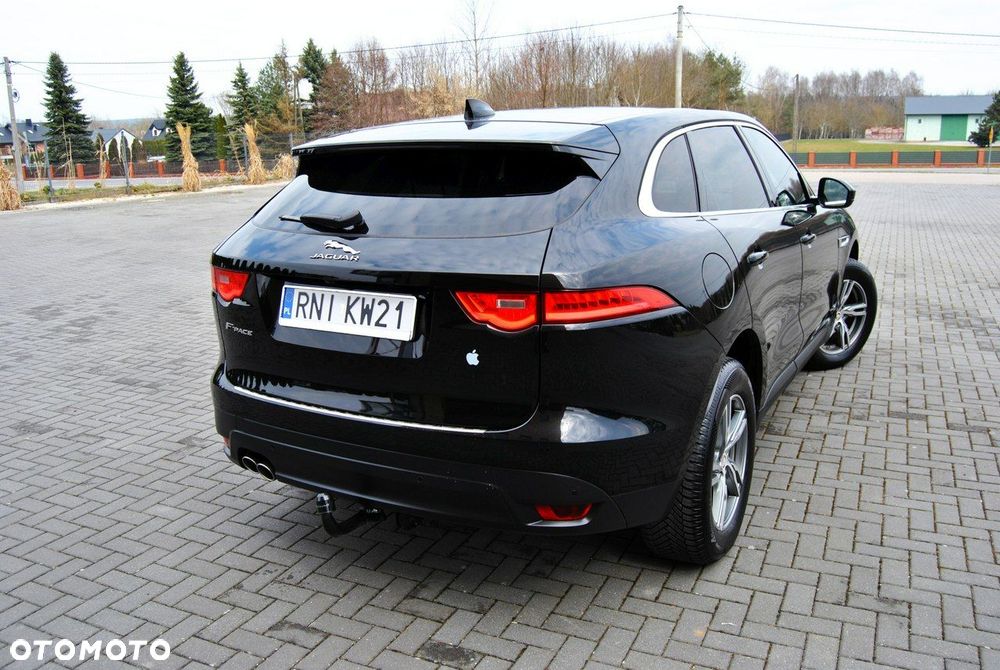 Jaguar F-Pace 20d Prestige - 4