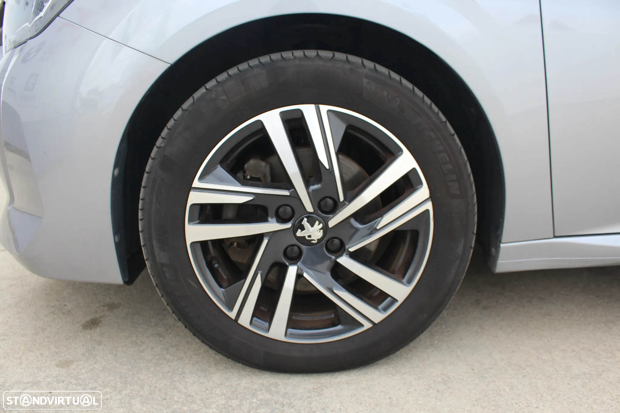 Peugeot 208 1.2 PureTech Allure Pack - 37