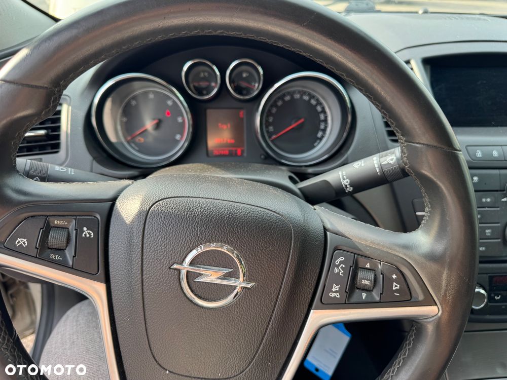 Opel Insignia - 17