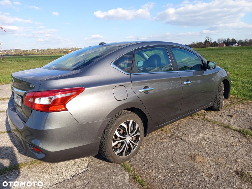 Nissan Sentra - 4