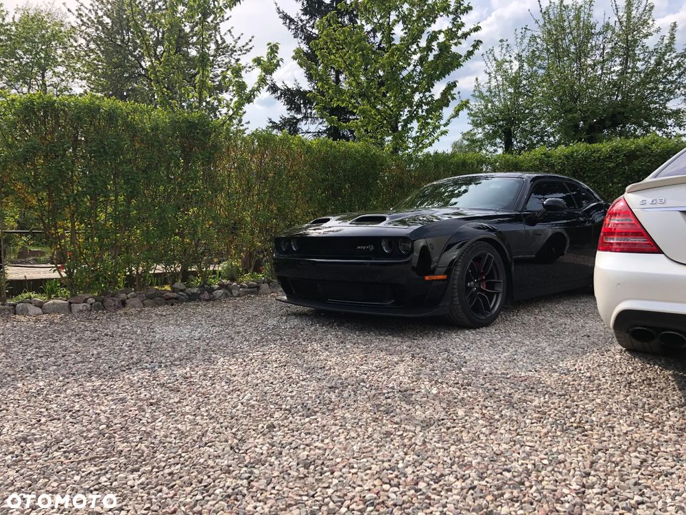 Dodge Challenger - 7