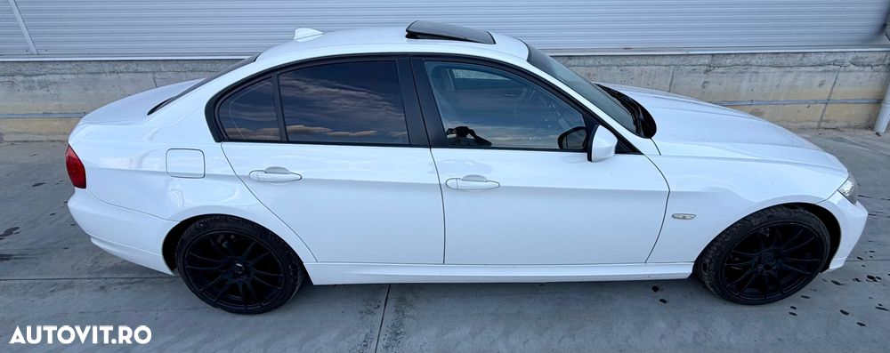 BMW Seria 3 320d DPF Aut. Edition Exclusive - 17