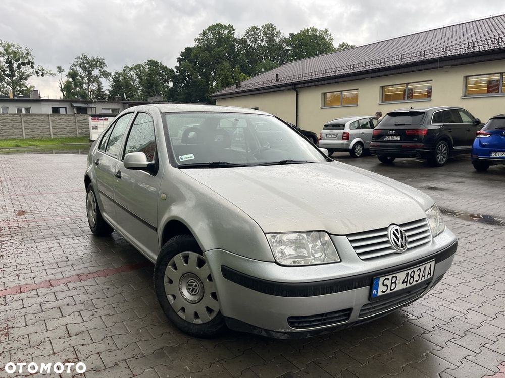 Volkswagen Golf - 1