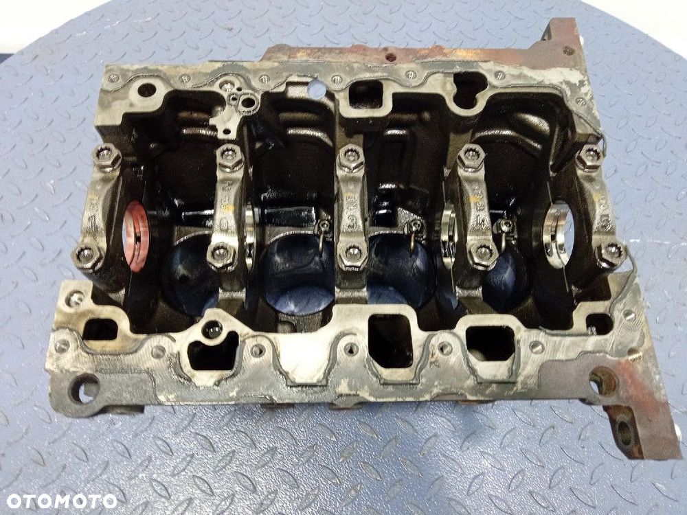 SKODA OCTAVIA III LIFT 17- 2.0 TDI 150KM DFFA BLOK SILNIKA 04L103011 - 7