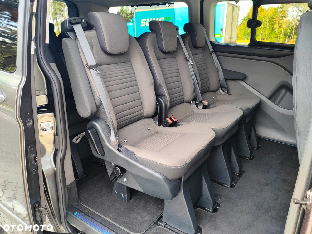 Ford Tourneo Custom 2.0 EcoBlue L2 Titanium - 24