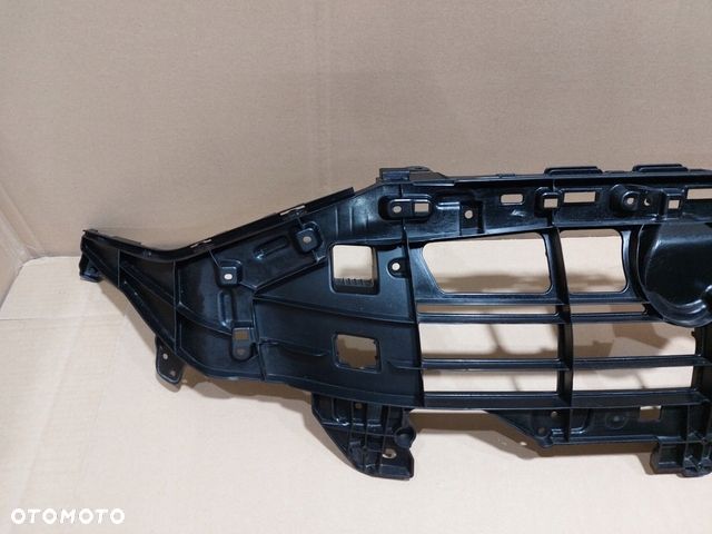 AUDI A6 C8 E-TRON 4KE WZMOCNIENIE ATRAPY GRILL - 2