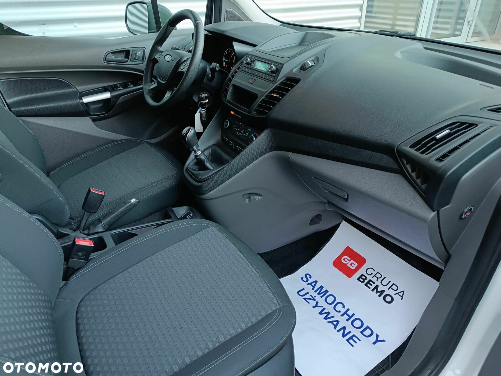 Ford Transit Connect - 11