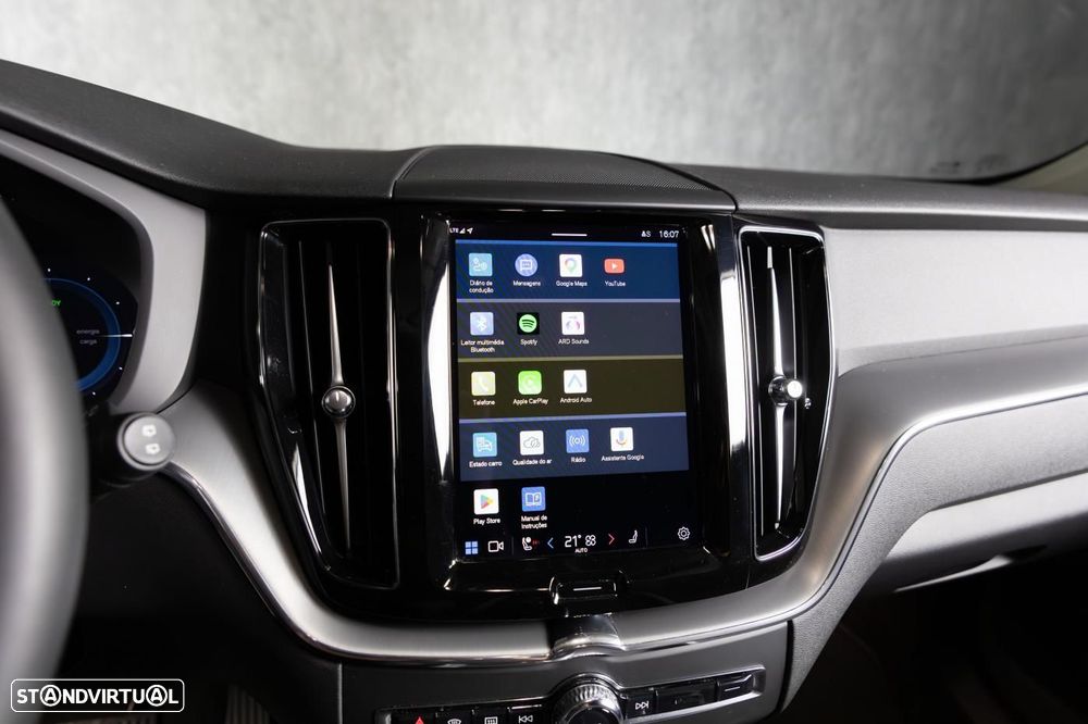 Volvo XC 60 2.0 T6 PHEV Core AWD - 33