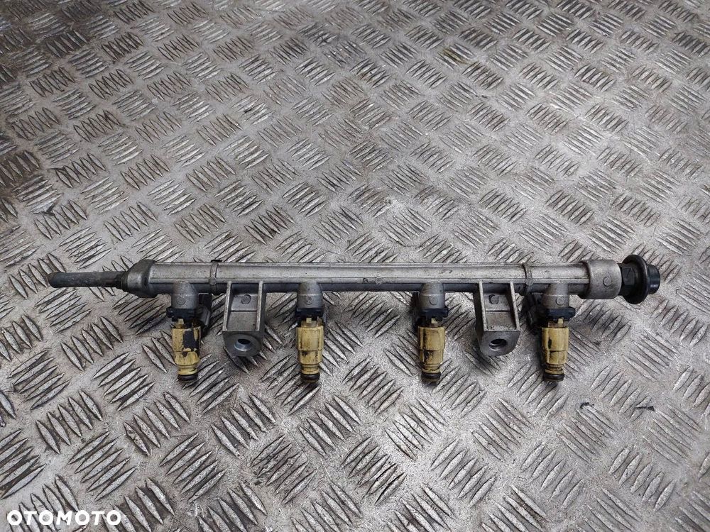 LISTWA WTRYSKOWA KIA SPORTAGE II 2.0 16V 35310-23600 9260930013 - 2