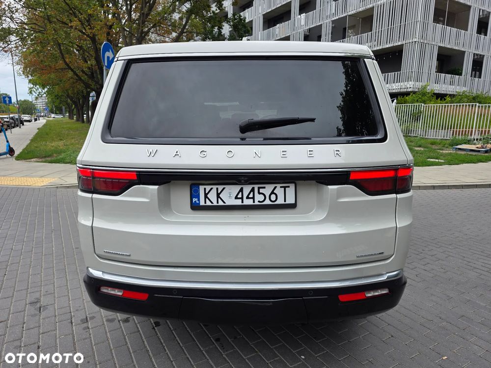 Jeep Wagoneer - 27