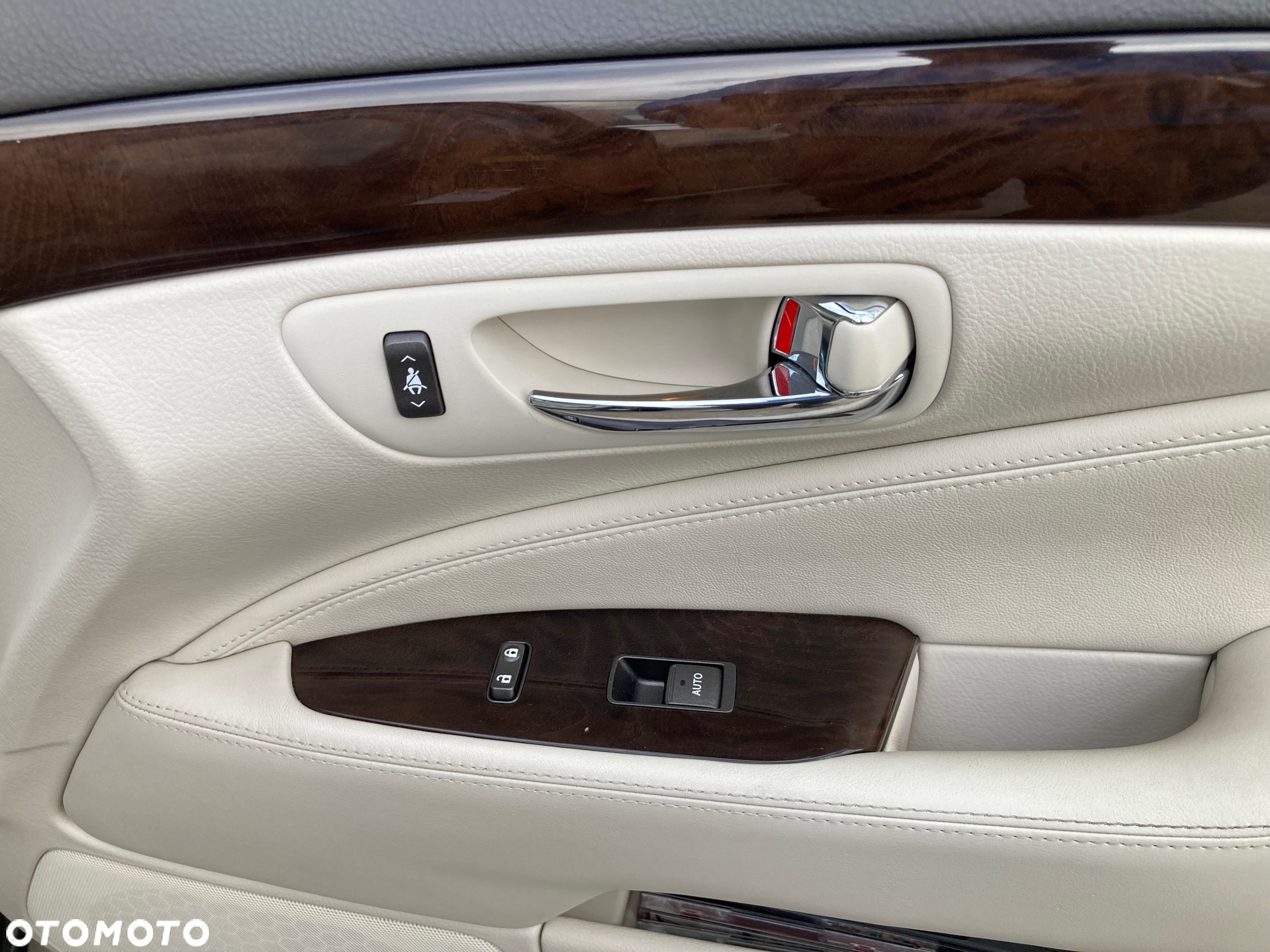 Lexus LS 460 Superior - 24