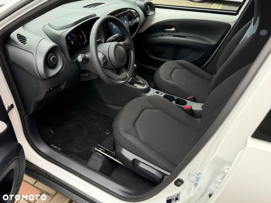 Toyota Aygo X - 10