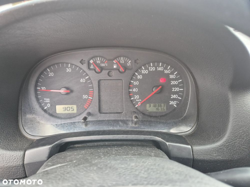 Volkswagen Golf 1.9 TDI Comfortline - 19