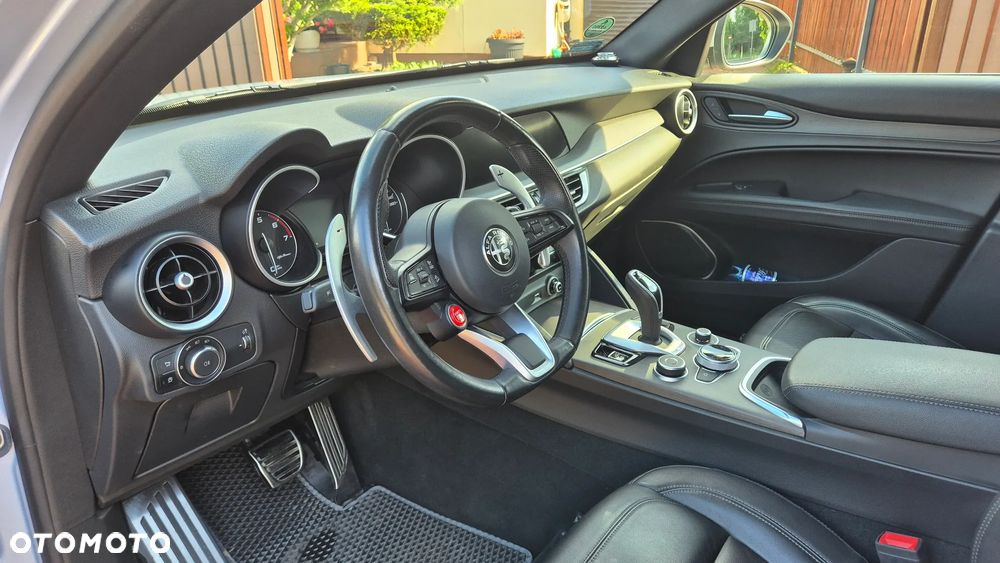 Alfa Romeo Stelvio 2.0 Turbo TI Q4 - 10