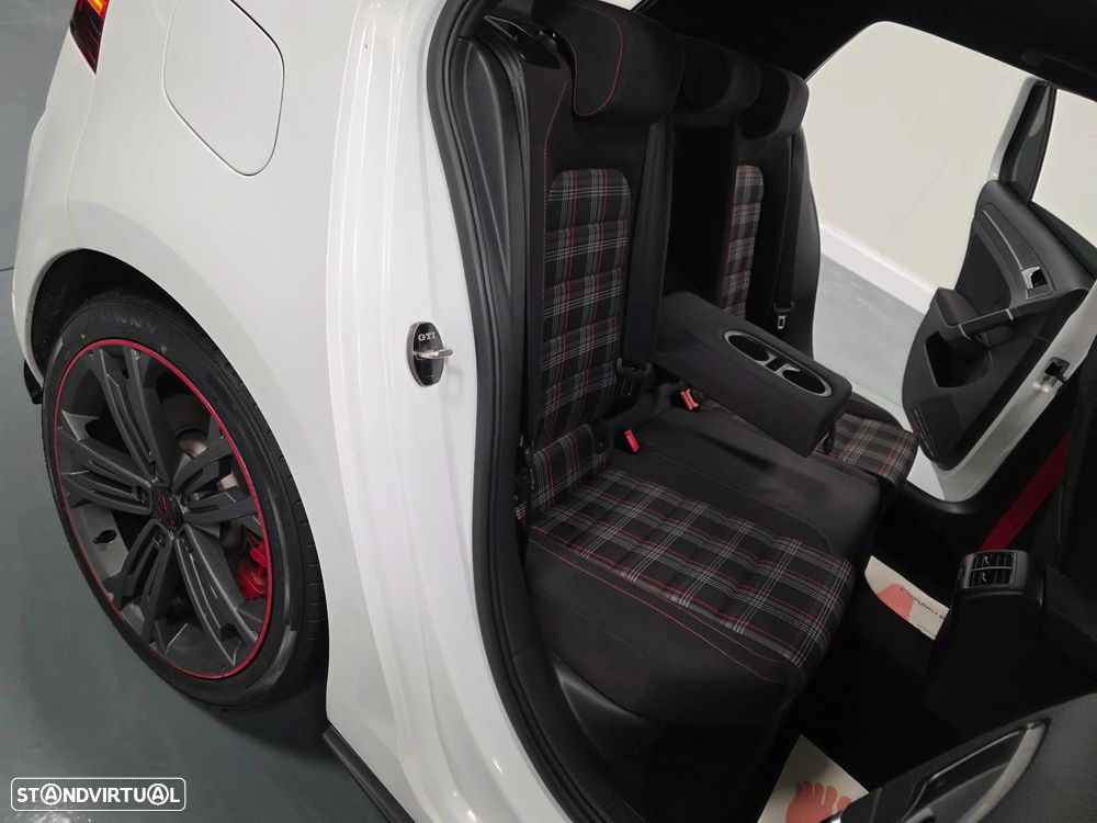 VW Golf 2.0 TSI GTI DSG Performance - 39