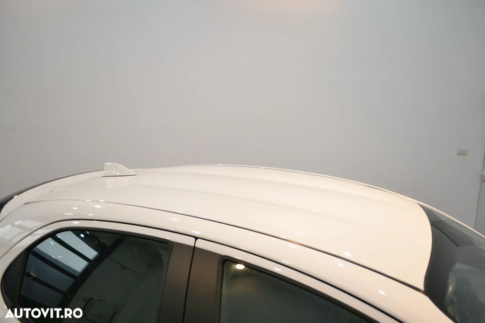 Toyota Yaris 1.5 VVT-i HSD Dynamic Plus Bi-tone - 19