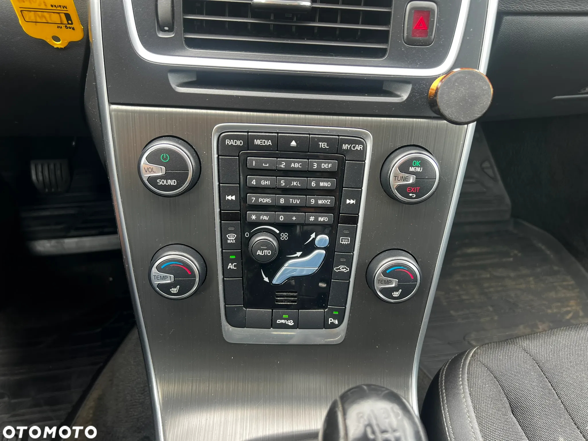 Volvo V60 DRIVe Momentum - 21