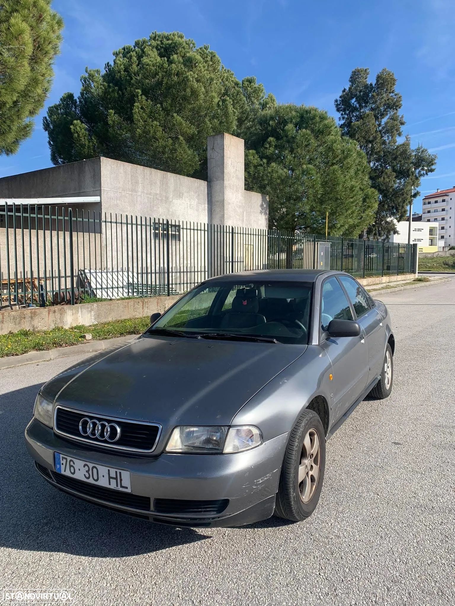 Audi A4 - 1