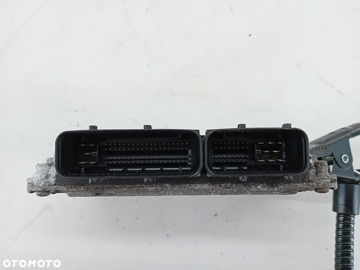 KOMPUTER, STEROWNIK SKODA OCTAVIA II 06A906033CL 5WP4021304 1.6 MPI - 2