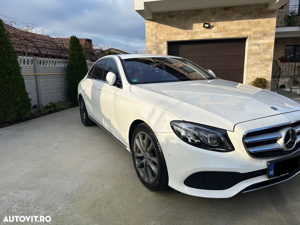 Mercedes-Benz E 220 d 4Matic 9G-TRONIC Exclusive - 2