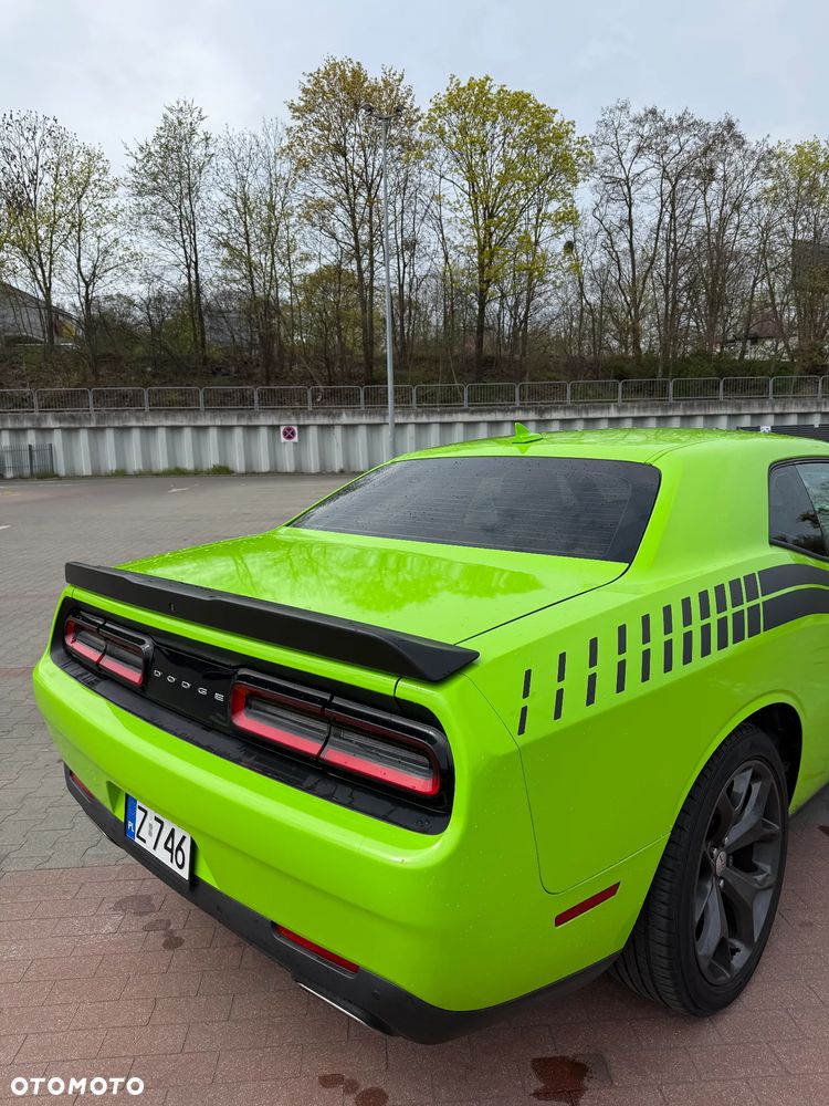 Dodge Challenger - 7