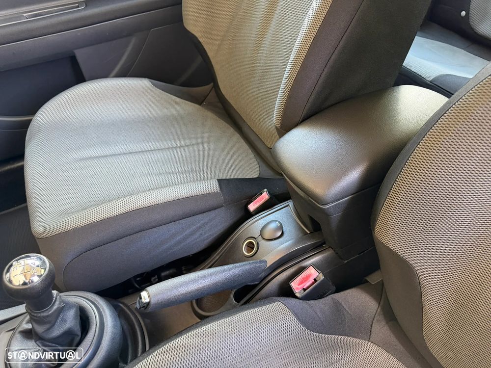 Citroën C4 1.6 HDi VTR - 20