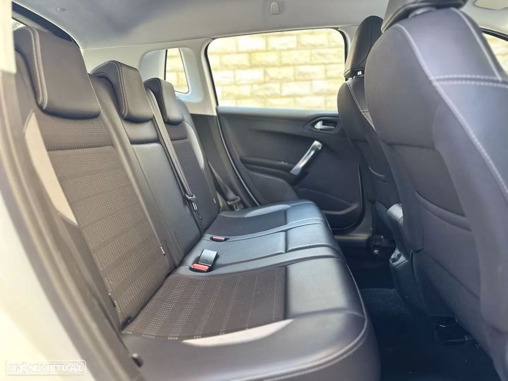 Peugeot 2008 1.2 PureTech Allure EAT6 - 14