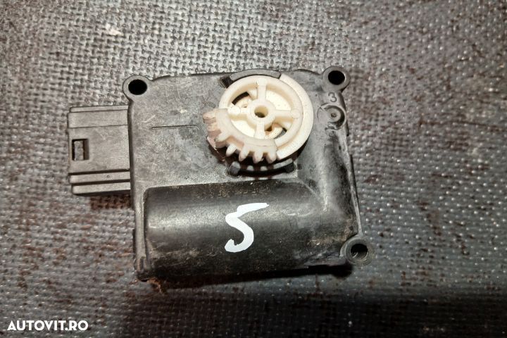 Motoras clapeta aeroterma dreapta 4F0820511A 0132801359 4F0820511A 01 - 7