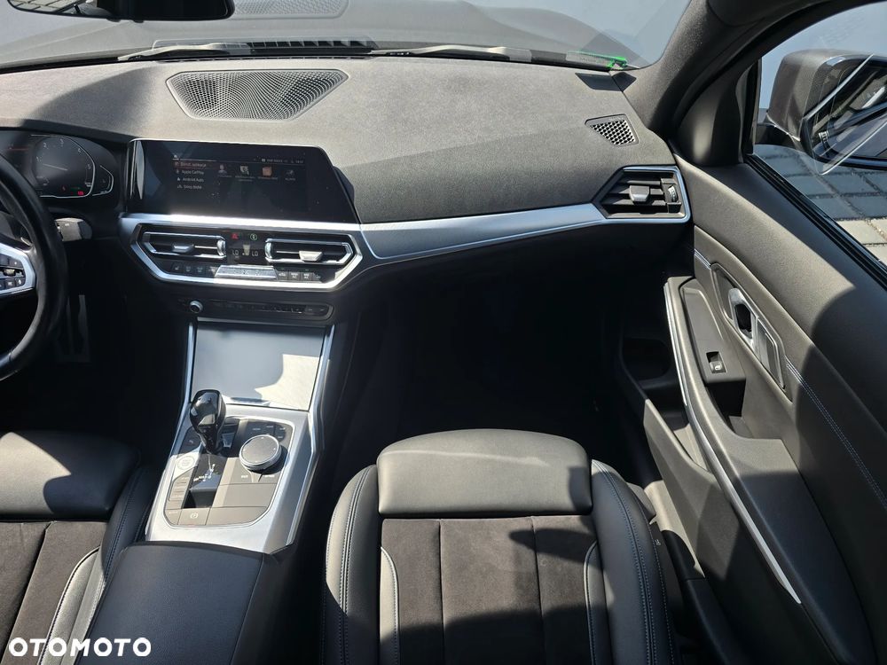 BMW Seria 3 318d M Sport - 15