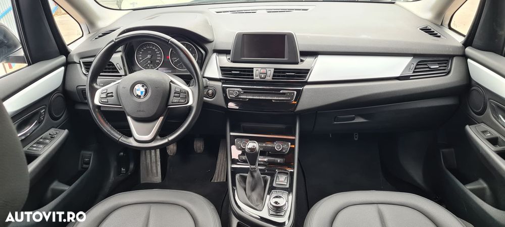 BMW Seria 2 216d - 8