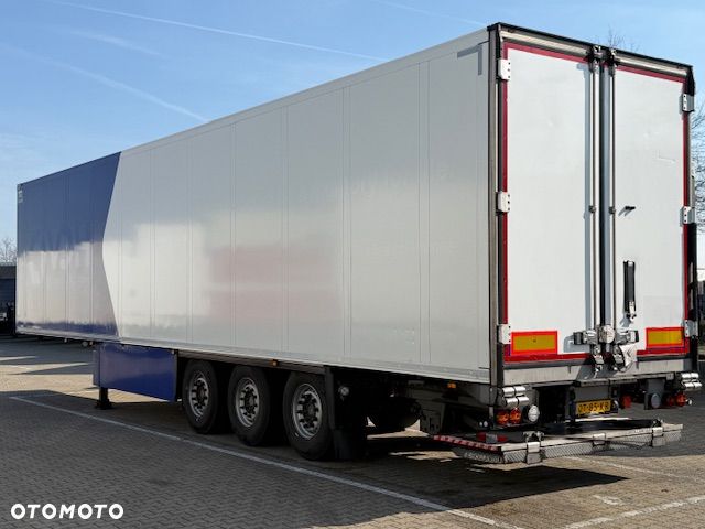 Schmitz Cargobull A 400 Tiefkühler Standard Ladebordwand - 1
