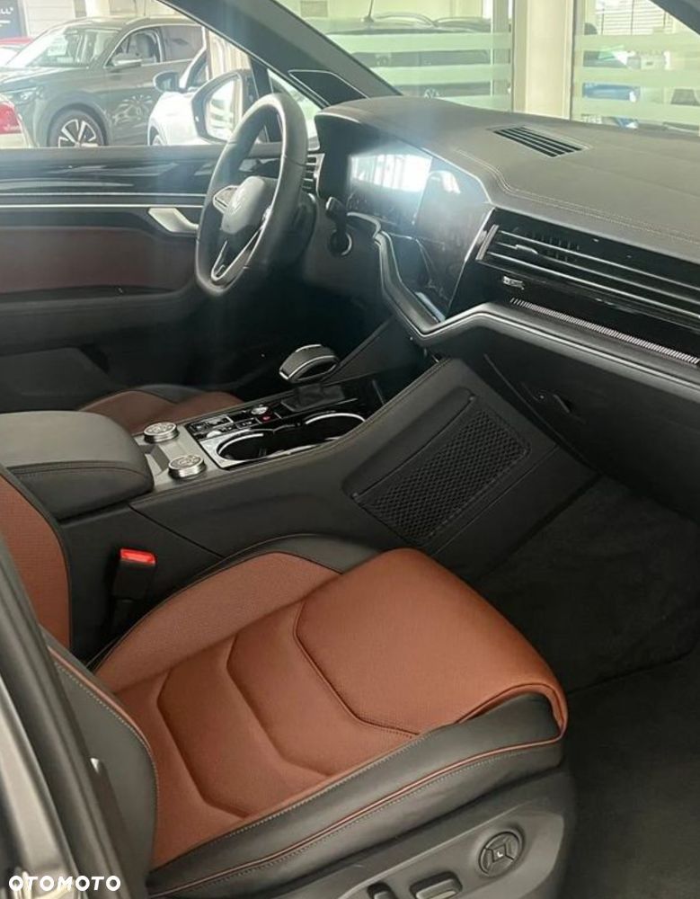 Volkswagen Touareg - 8