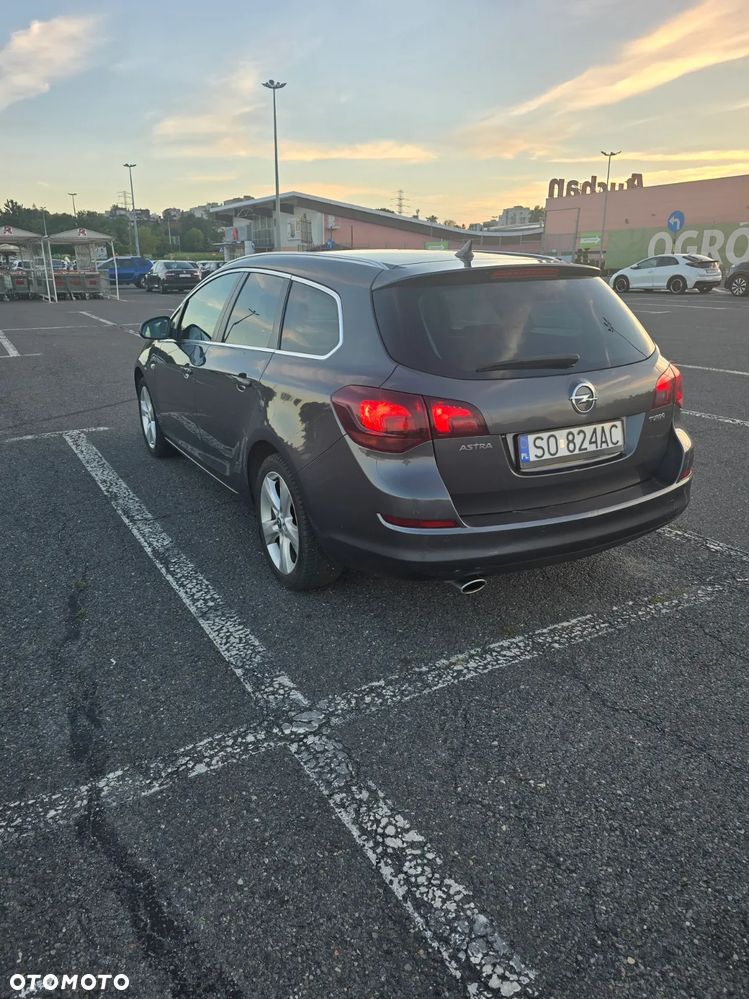 Opel Astra 1.4 T Cosmo - 4