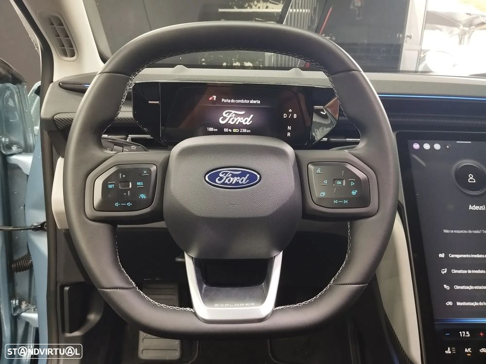 Ford Explorer 52 kWh Premium - 30