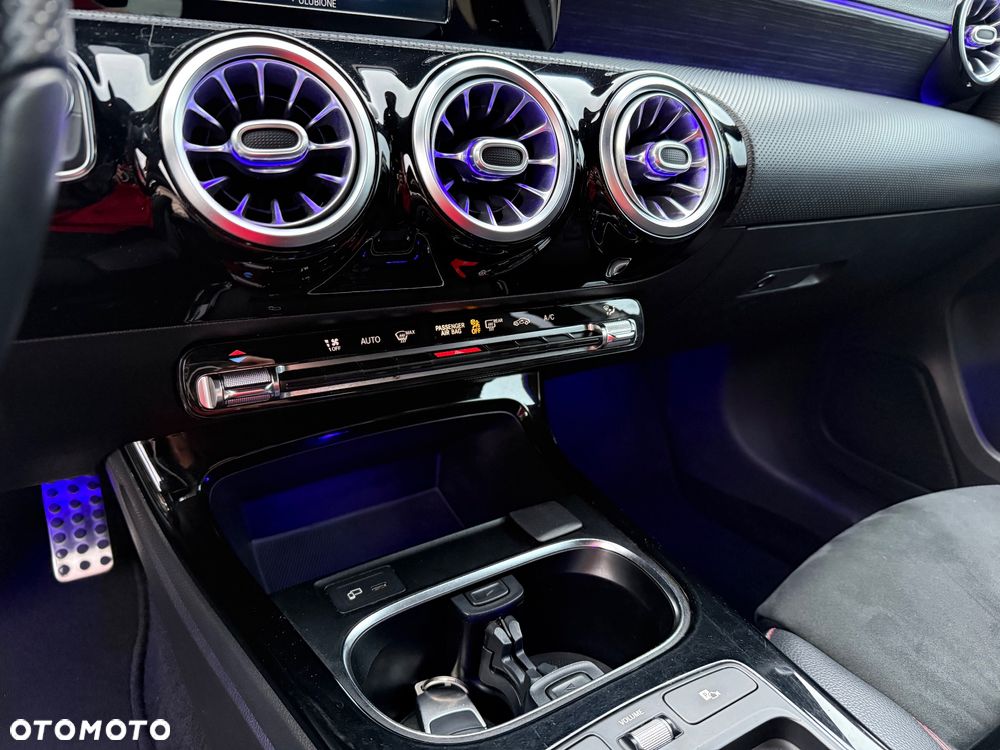 Mercedes-Benz Klasa A 180 d 7G-DCT AMG Line - 20