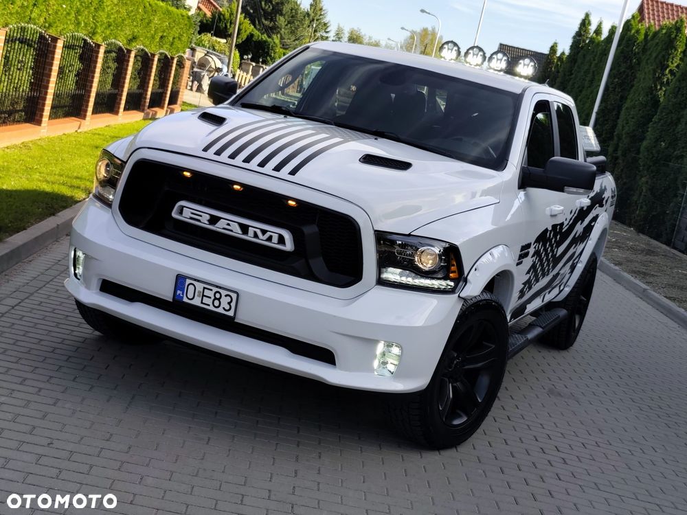 Dodge Ram 1500 2021 photo 2